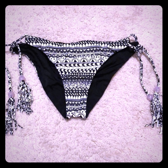 Victoria's Secret Swim Bikini Bottoms - Picture 4 of 4